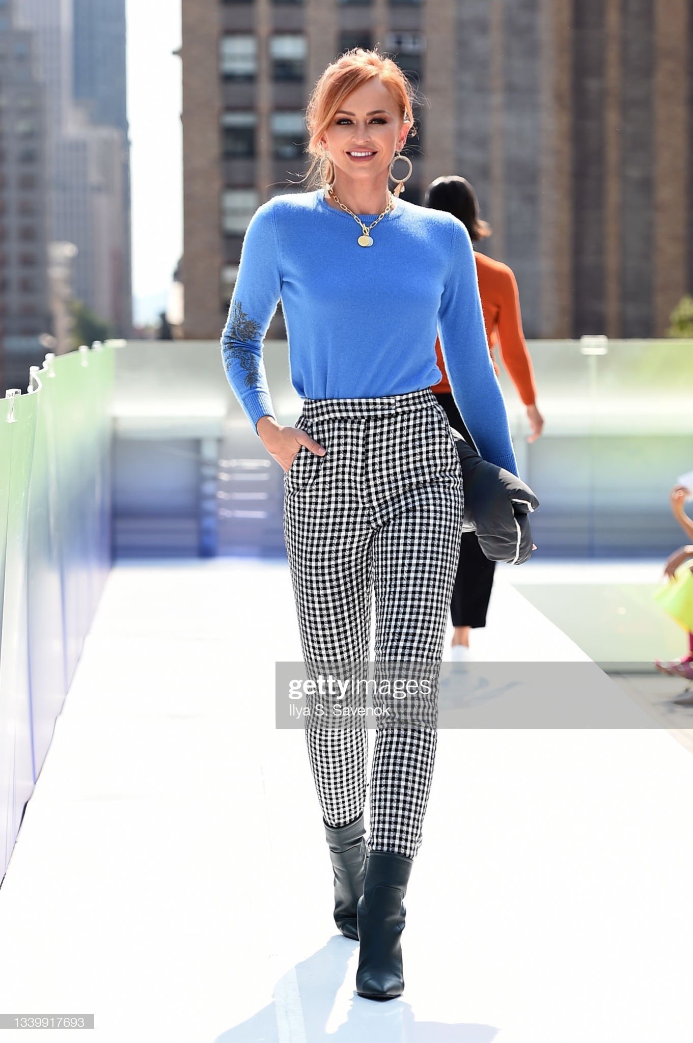 Ex WWE Diva Summer Rae Shares Stunning Photos From NYFW 2021 3