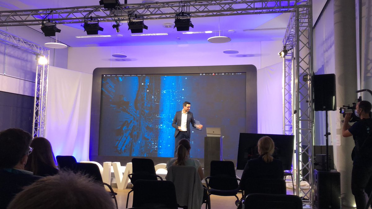 Digitales.SH (@digitalessh) on Twitter photo So Ruhe jetzt! Es geht los. Der 4. Digitalisierungspreis des <a href="/melund_sh/">Maximilian 🇺🇦🇱🇺🇪🇺</a> wird verliehen. So Ruhe jetzt! Es geht los. Der 4. Digitalisierungspreis des <a href="/melund_sh/">Maximilian 🇺🇦🇱🇺🇪🇺</a> wird verliehen.