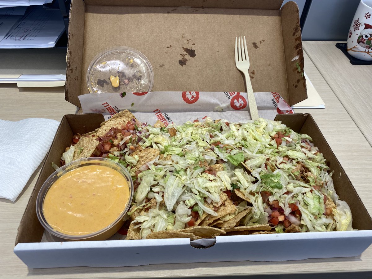 NevAHAddict's tweet image. Forgot how big the nachos were!
