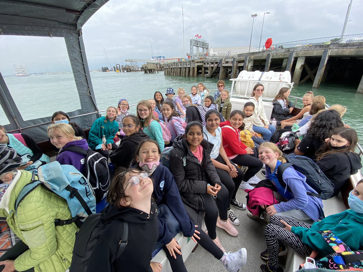 RMS_Adventure's tweet photo. Wonderful day at @uksasailing on the Isle of Wight. Lots of lovely adventures had and friends made! #year7ontour https://t.co/YJwqq8LjRY