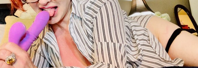 Kind of wishing it was hump day already... 😉🤭😩💋 https://t.co/wL9J7DtHCs<a href="/tag/newprofilepic"class="tags"><span>#newprofilepic</span></a>