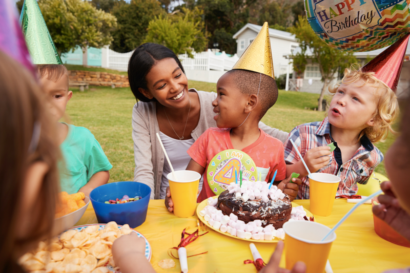 PLAYBruceGrey's tweet photo. Ah, the loot bag. They’re traditionally given out as a thank you to guests for coming to a birthday party. They’ve also traditionally been bags filled with candy and small toys, which kids love. 

But for a small price, party favours can be items that ke

https://t.co/nTN5PRYerH https://t.co/9ULp0Nz80w