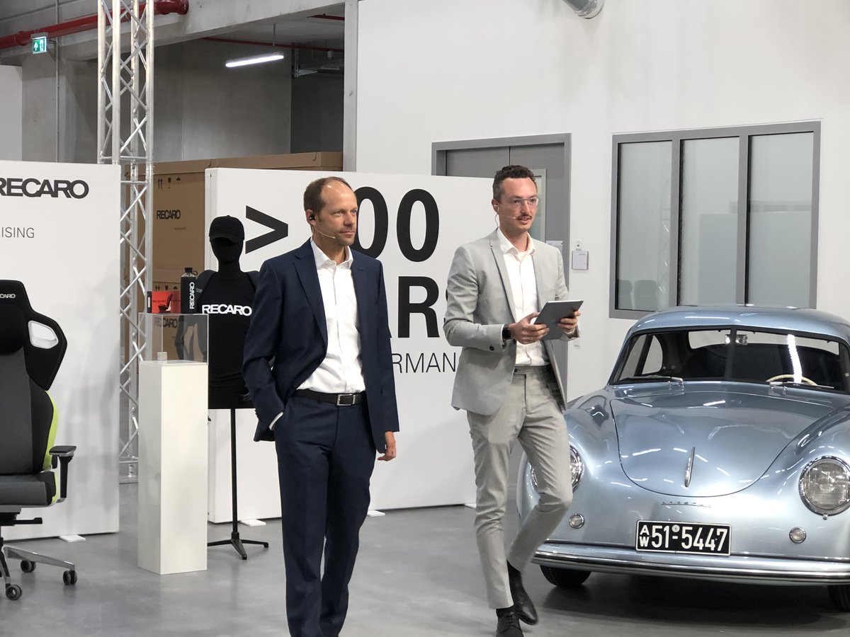 recaro_as's tweet image. Our first-ever hybrid seat show is in its final days in Schwäbisch Hall. Last week has been thrilling and we are confident that this week will be too!
#WeAreRECARO #IngeniousDesign #FeelPerformance
#DrivingComfortInTheSky