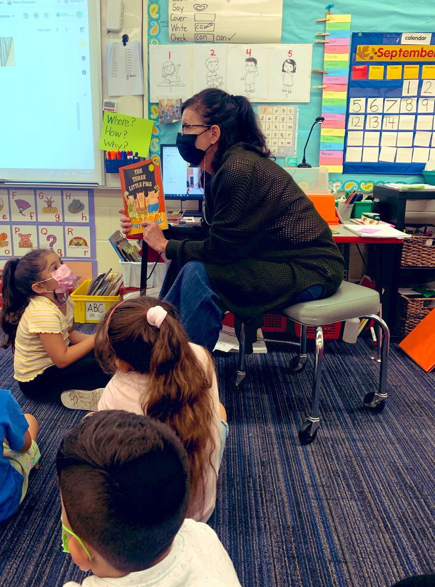 _MsPalucki's tweet photo. Kindergarteners in @mrsmerriott’s class at @WashingtonD63 completed a #STEAM challenge by constructing a structure to protect the 🐷 from the 🐺! #ThreeLittlePigs #Teamwork https://t.co/E9Ykzo44Oa