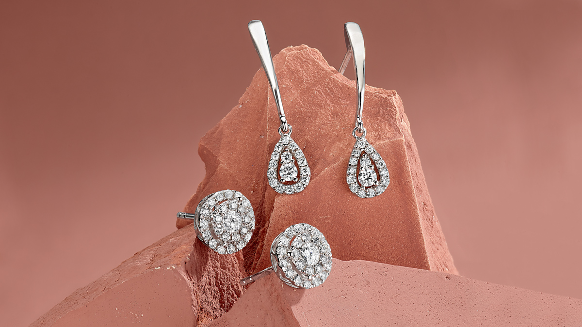 When it comes to #earrings we've got to know......drop or studs? 🤔 #littmanjewelers