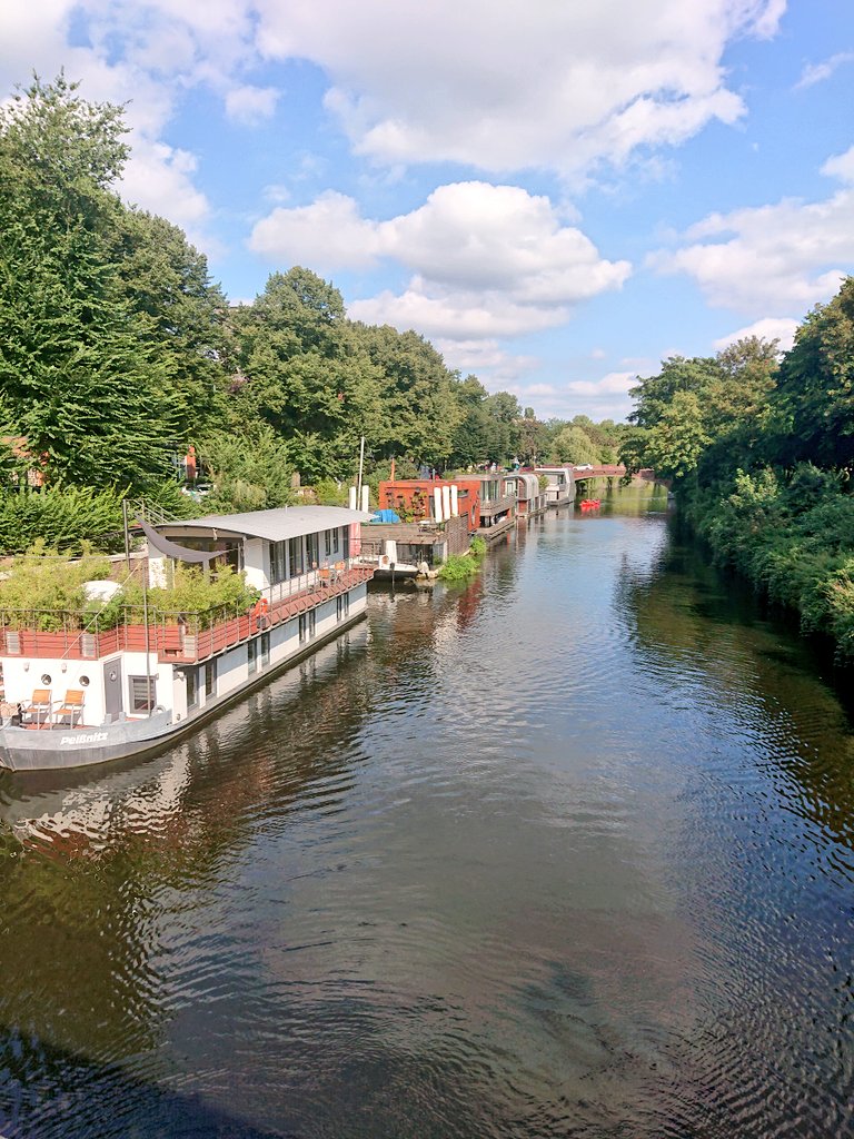 vonnahbisfern's tweet photo. Hausboote am Eilbekkanal 😍⚓🏘️⛵
#eilbekkanal #eilbek #kanal #hausboot #hausboote #boot #haus #hamburg #hh https://t.co/uBAnfdqAev