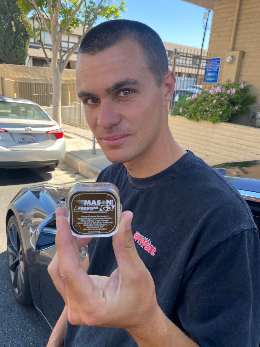 bronsonspeedco's tweet photo. NEW Mason Silva Signature G3 Pro Colorway Bearings OUT NOW! Hit up your local skateshop and see if they got ‘em! 💨

https://t.co/epUgnPC5wb https://t.co/vKOnN6xHcs