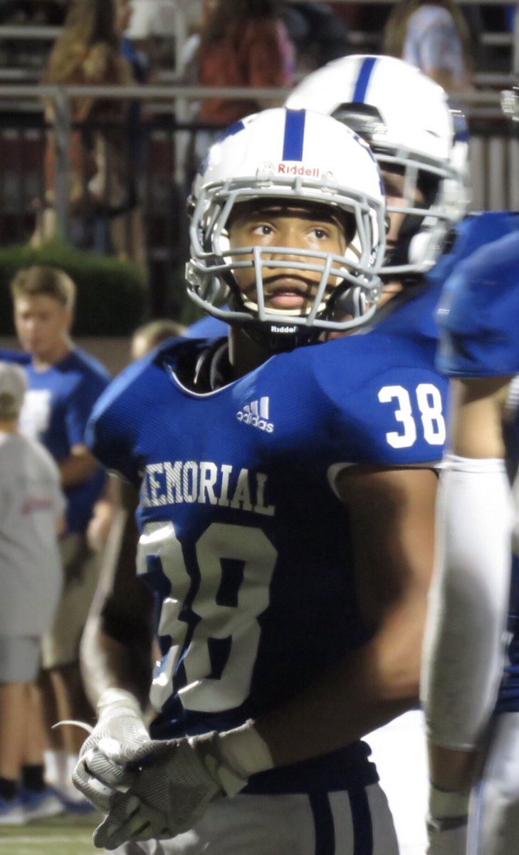 BbalEvv's tweet photo. 🏈 🏆 PLAYER OF THE WEEK 🏆 🏈

Week 4 - Ray Brodie, RB (Memorial)

The senior put on a SHOW in the Catholic Bowl with 243 yards rushing including an impressive 84 yard TD run AND had a back-breaking punt return TD.

Brodie vs MD: 15 car, 243 yds, TD; 40 yd Punt Ret TD https://t.co/jh3txQuF4z