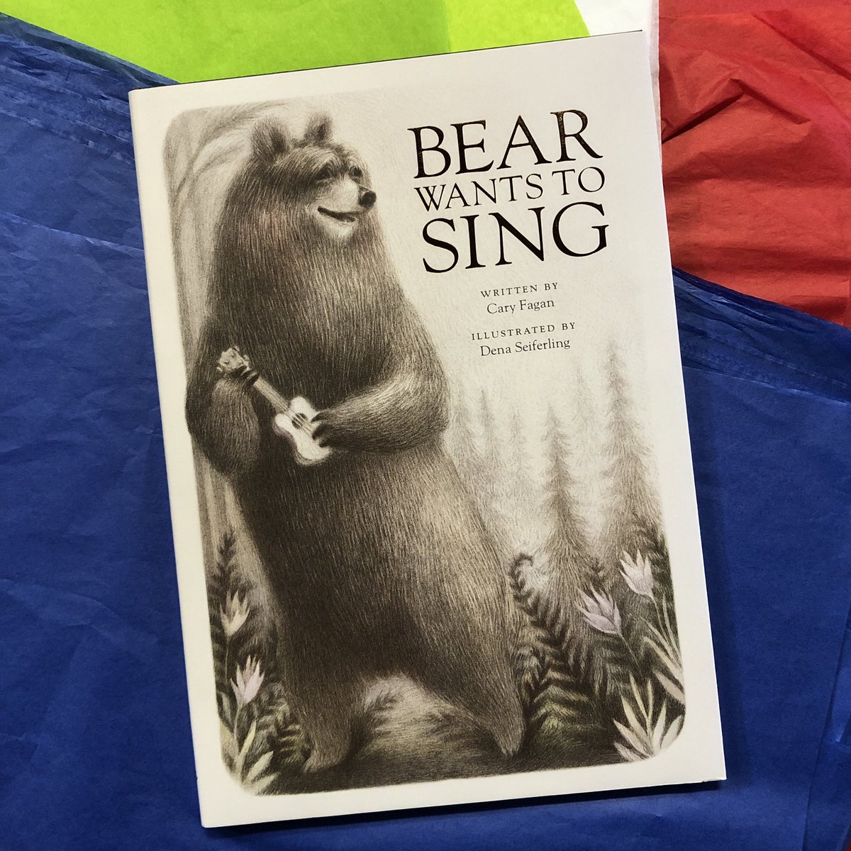 Hicklebees's tweet photo. It’s #newreleaseTuesday!
🔹BEAUTIFULLY ME by #NabelaNoor
🔹WHISPERING PINES INFESTATION by #HeidiLang &amp; #KatiBartkowski 
🔹SNOW by #JohnBanville 
🔹KNEEL by #CandaceBuford
🔹BEAR WANTS TO SING by #CaryFagan
📚
#books #newreleases #newbooks https://t.co/GkRaDV3Gvt