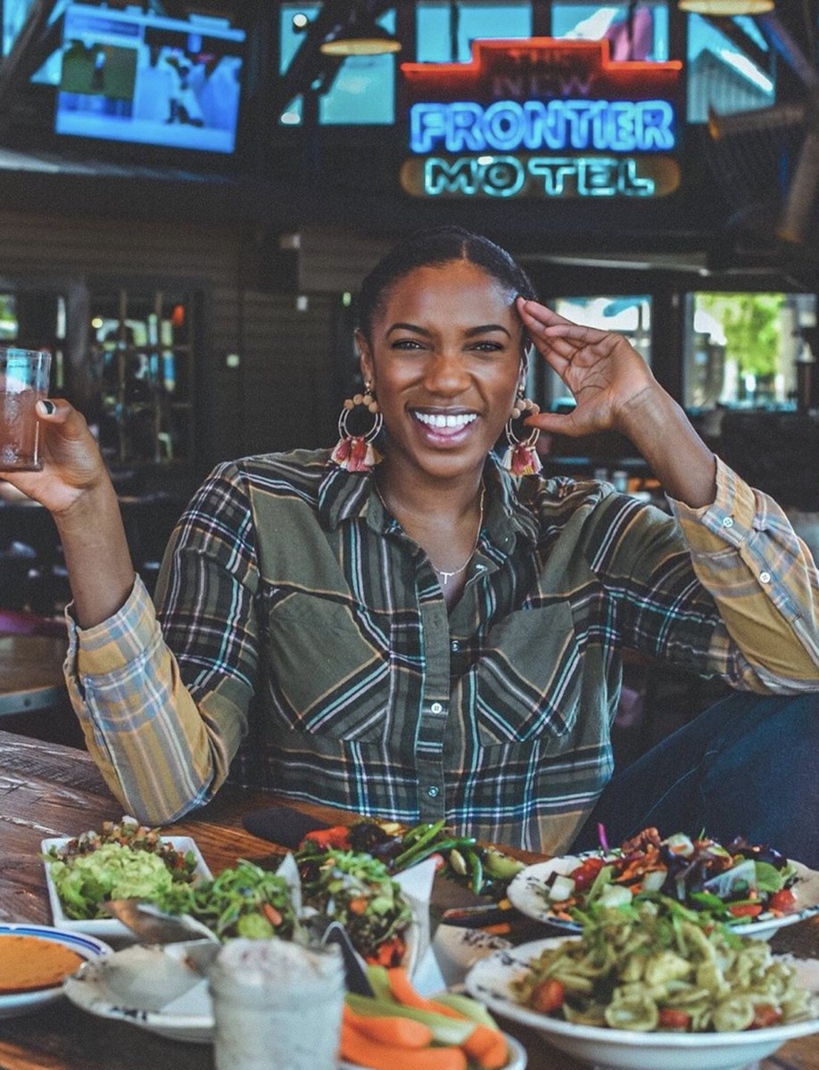 Las Colinas tweet media