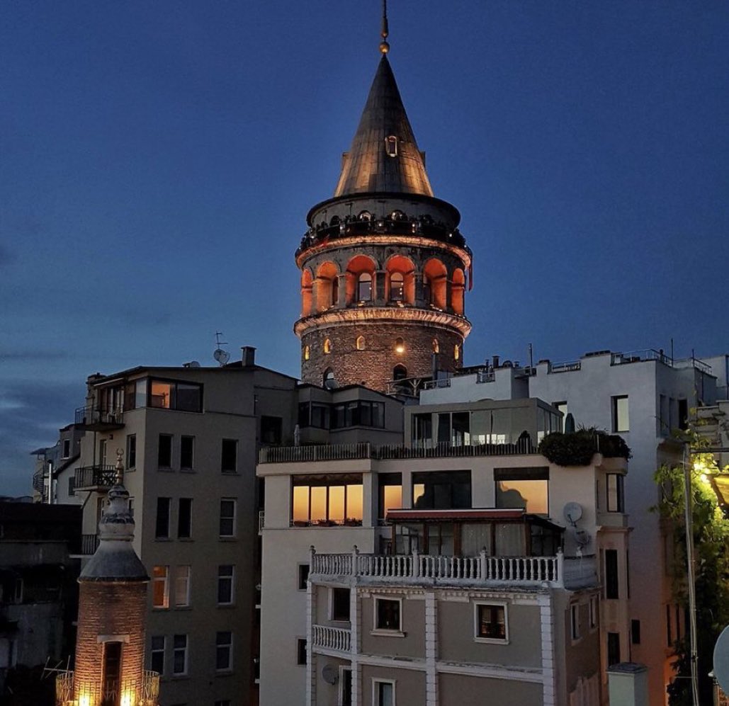 Bir gün sana sevdiğim insanla geleceğim