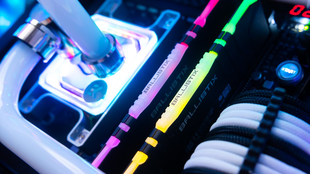 Crucial Memory tweet media