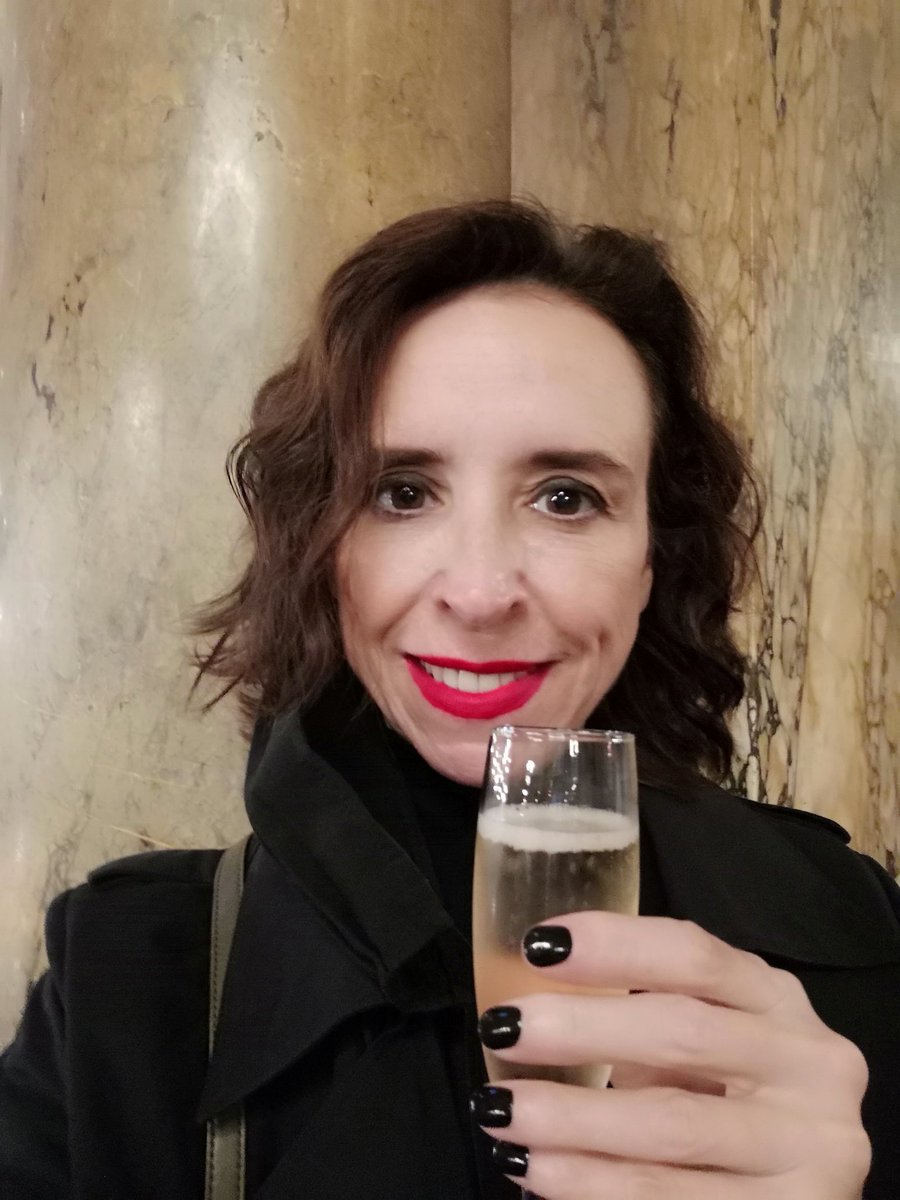 JaneEBoon's tweet photo. Cheers!
#culturevulture
#attheopera https://t.co/TR29Rppdym