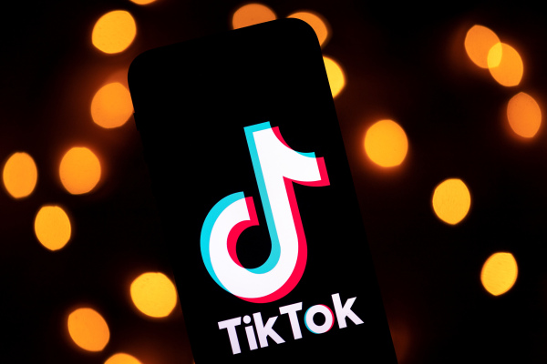 applenews4all's tweet photo. TikTok expands mental health resources, as negative reports of Instagram’s effect on teens leak https://t.co/QwM8zWy0m4 via @TechCrunch #mobile https://t.co/jPjI0rV2Zj