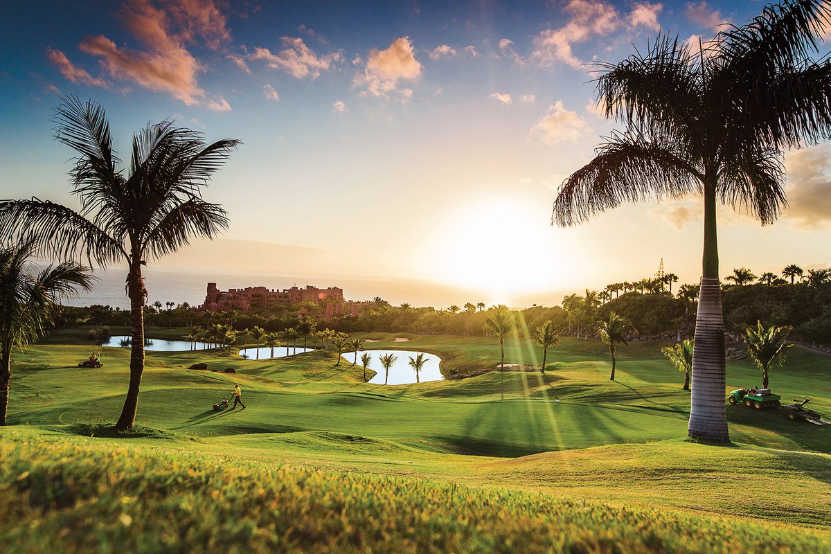 In the name of perfect greens everywhere, give your Golf Course Superintendent a hand 👏
#ThankASuper