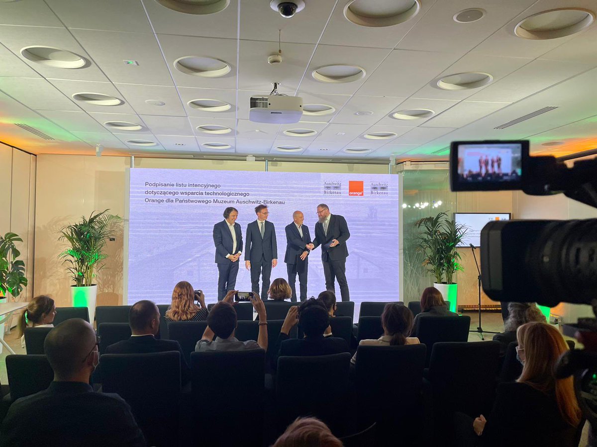 srichard's tweet photo. I have been proud to sign the agreement between @Orange_Polska and @AuschwitzMuseum today in Warsaw.
It’s an honour to take part in this meaningful project by bringing the digital tools to keep the memory alive to the greatest number @mno_jl @jducarroz https://t.co/nHInaiHJWa