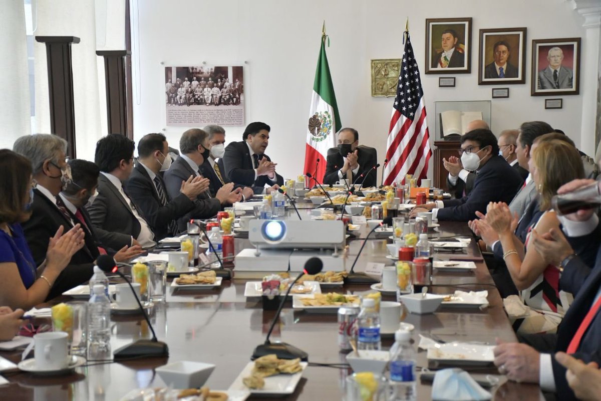 AlfonsoDurazo's tweet photo. Llevamos a cabo el lanzamiento binacional del Consejo para el desarrollo sostenible de Sonora. Un esfuerzo tripartita: gobierno, empresas y sociedad, con el objetivo de iniciar con la nueva política pública del modelo de desarrollo de seguridad. 1/2 https://t.co/3MPb1Ha5kZ