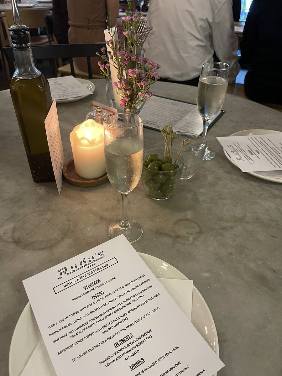 Really looking forward to our first supper club with <a href="/MCRYoungPros/">Manchester Young Professionals</a>! 🍕<a href="/LucyMcIlroy/">Lucy</a> @FreyaSpencerIM #irwinmitchell #MYP #NQ #rudys