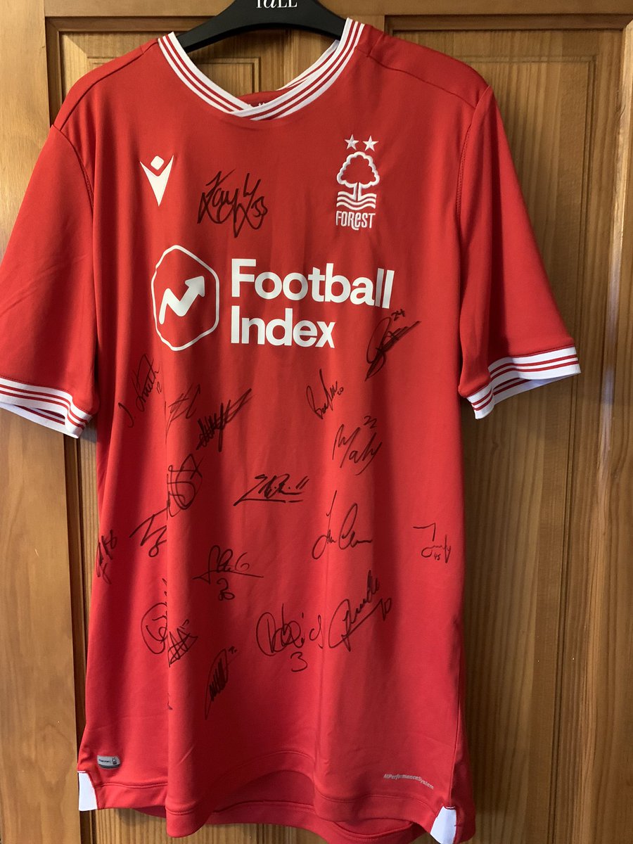 Huge thanks to the @NFFC squad for signing this 2020-21 home shirt in support of the amazing @henry_the_brave - a young boy from Nottingham who’s showing Neuroblastoma who’s boss! 👏 Henry’s family are raising £20,000 to finish his treatment in New York 💪 #NFFC 🌳🔴⚪️