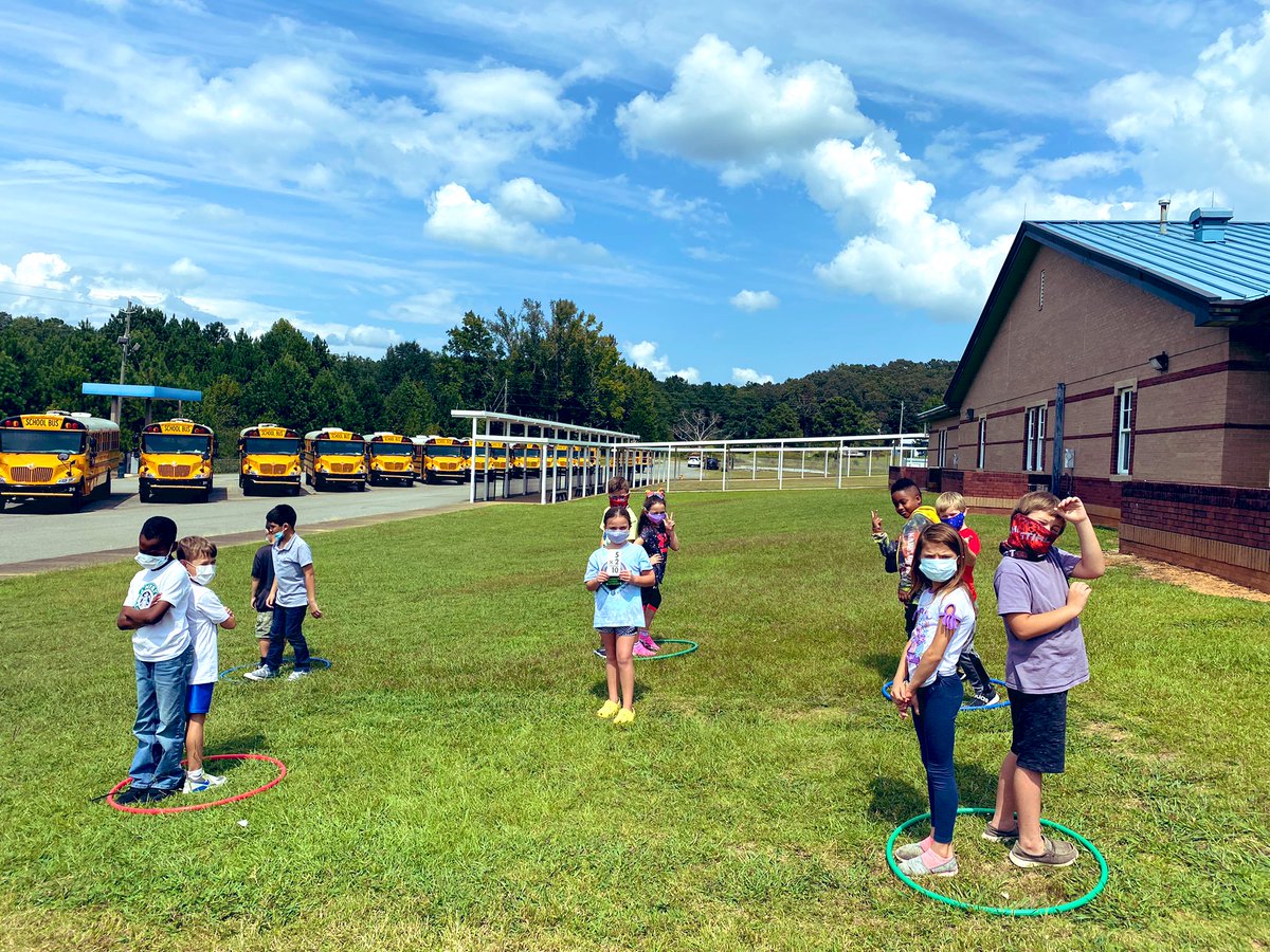 Today’s Math Lesson: Understand the Meaning of Multiplication. Hard to understand? Literally make equal groups! This fast-paced activity led to some great usage of math vocabulary and strategies! <a href="/TCBOE_LES/">Lincoln Elementary</a>