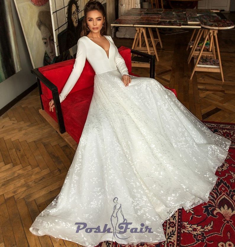 Simple Aline Boho Wedding Dress with Long Sleeves, V Neckline and Back, Satin Bodice, and Lace Skirt
etsy.com/ca/listing/532…