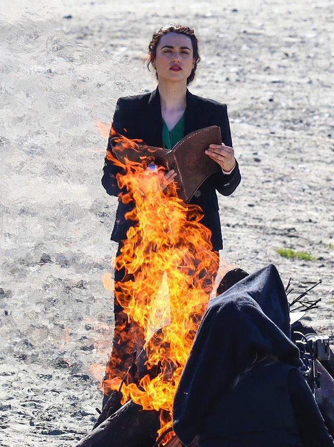 _Kaeloy's tweet photo. Porque Lena lo hace todo e incluso convertirse en una bruja, es la única capaz de protejer a su amada 

WITCH LENA ERA https://t.co/TUS4NZRoKx