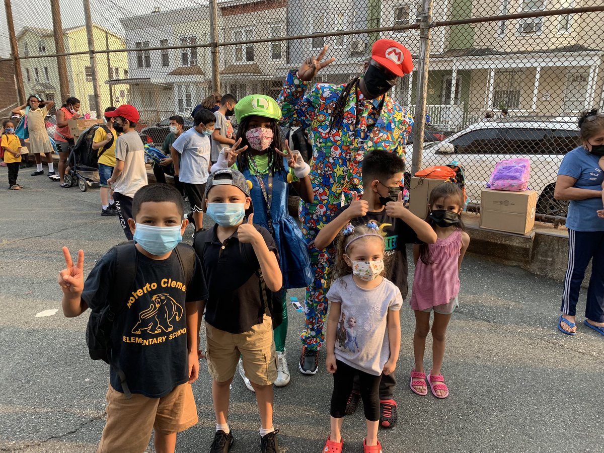 Roberto Clemente Elementary School tweet media