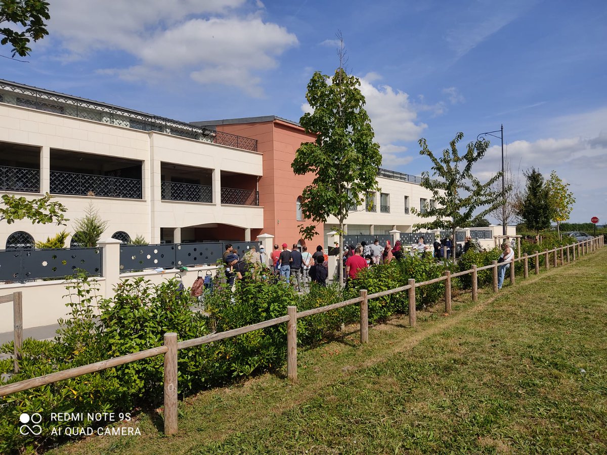 mosqueechelles's tweet image. Un nouveau dimanche au service des plus démunis. Nos bénévoles ne ménagent pas leurs effort...
N'hésitez pas à participer afin que cette belle initiative puisse continuer.
Contactez-nous directement à la mosquée si vous souhaitez participer.