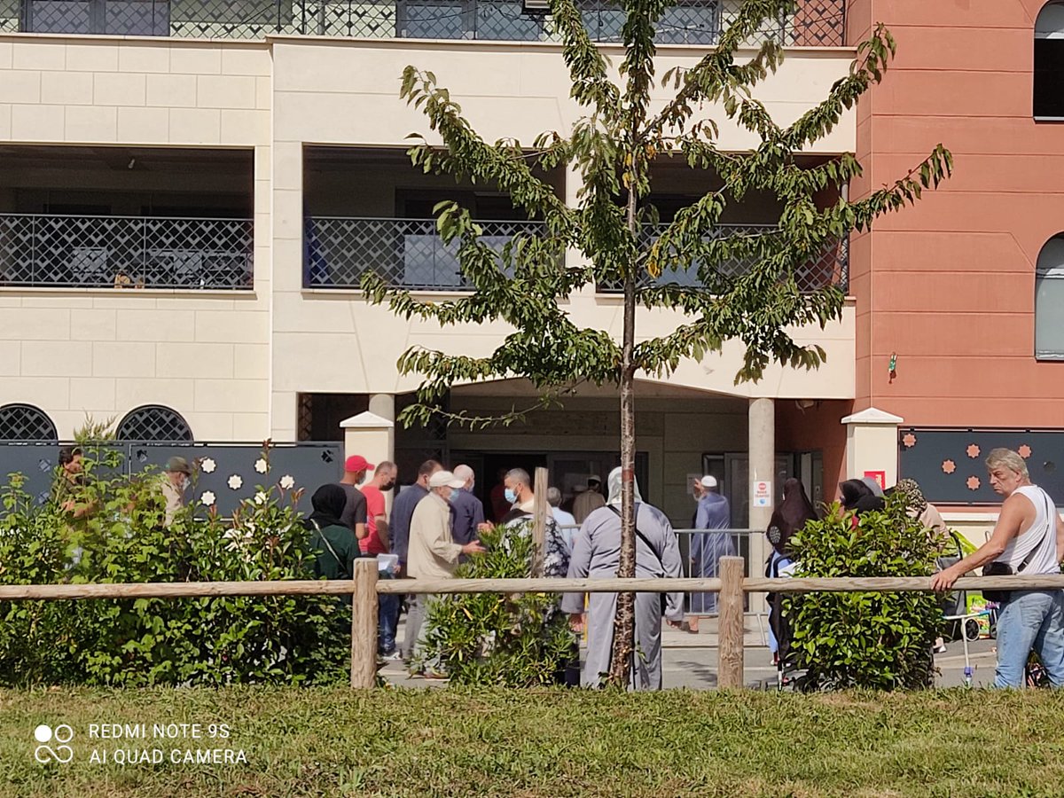 mosqueechelles's tweet image. Un nouveau dimanche au service des plus démunis. Nos bénévoles ne ménagent pas leurs effort...
N'hésitez pas à participer afin que cette belle initiative puisse continuer.
Contactez-nous directement à la mosquée si vous souhaitez participer.