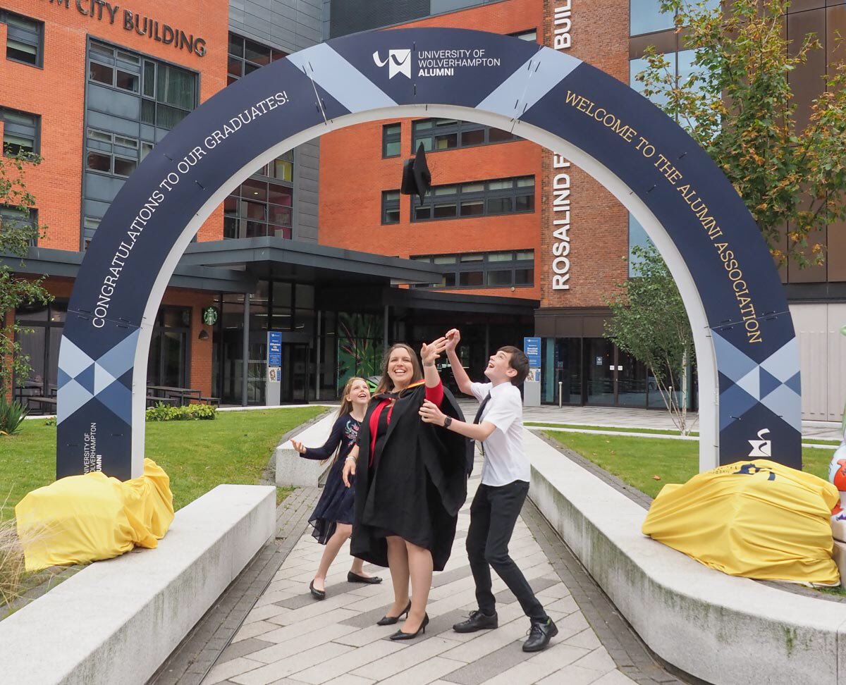 alison_galley's tweet photo. Fantastic #celebrating my #graduation yesterday π©π»βπππ₯πΎ #Classof2020Graduate #WLVGrad @wlv_psychology https://t.co/7sdAkuZcki