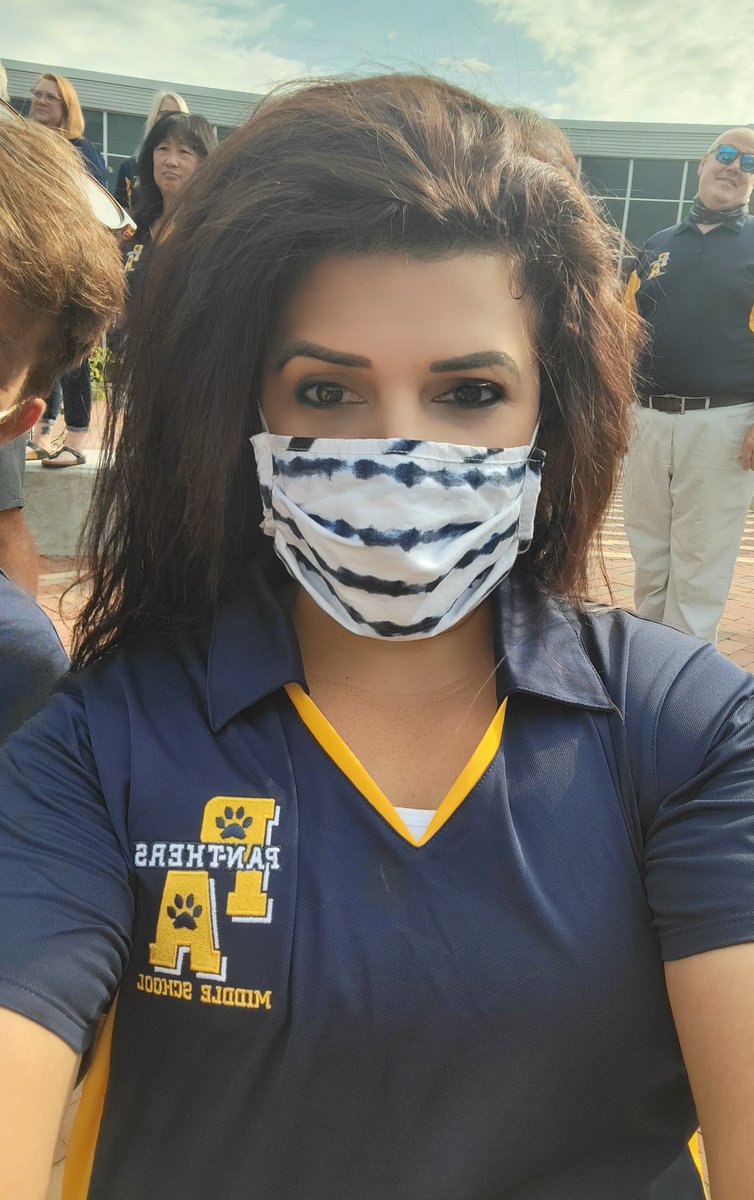 Lindsay Thompson tweet media