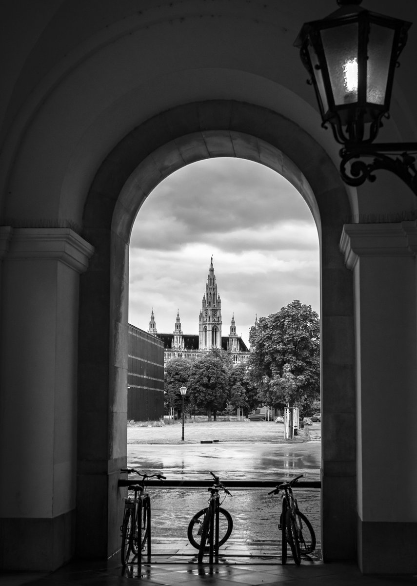 TravelSeriesX's tweet photo. Architectural Odyssey Collection:  'Archways'

Newly Minted .15 ETH https://t.co/1TZJty0Fe6