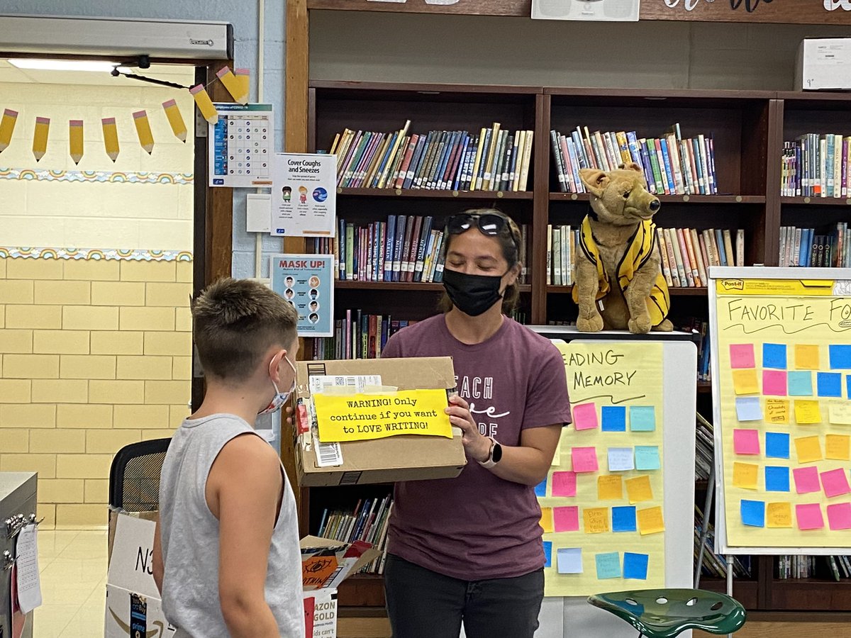 Lori Jakimiak tweet media