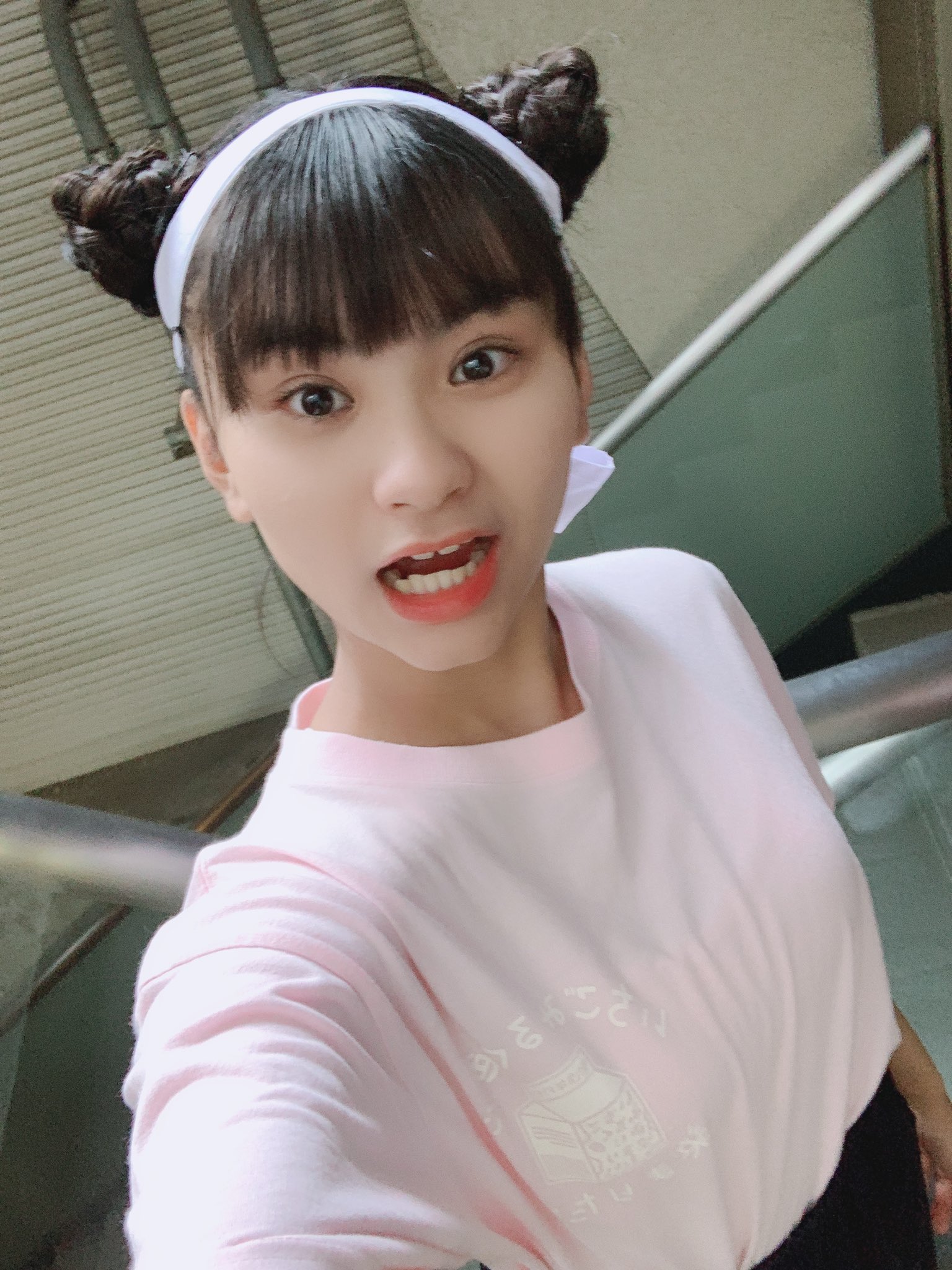 安土姫華 おいしい給食season2 おはようございます 最近姫の中でこの顔のブーム来てる 昨日の投稿 最近のお写真の方ママに選んでもらったけど 可愛いより ネタ枠な顔してた それも成長ということで 今日も一緒に頑張ろ 中学生女子