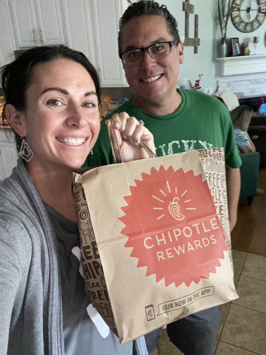 StefanieJ_PWBA's tweet photo. Supporting @SonntagElem Spirit Night! #ChipotleForTheWin 🌮
@sonntag_pta @acostas122 @ChipotleTweets https://t.co/ZtDZwQA2oL