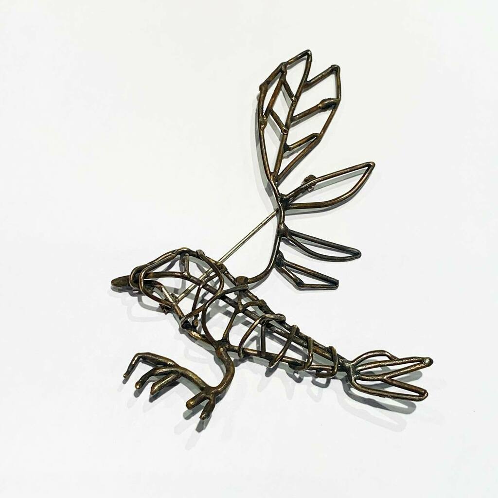 Sunday student work. Crow broach.
Very artistic! ✨#pin #studentwork #jewelry #jewelrymaking #nyc #eastvillage #jewelrystudio #ayakanishijewelryschool