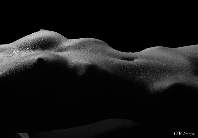 Another wet pic https://t.co/aXY6rxRxhb<a href="/tag/imstillstanding"class="tags"><span>#imstillstanding</span></a>