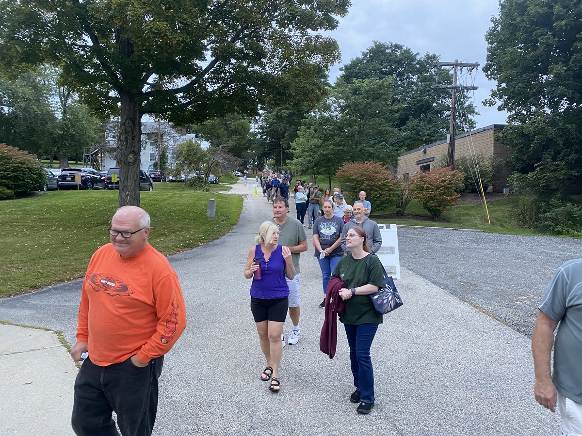 KimRingReporter's tweet photo. This is the line to check in at the special town meeting in #leicester where voters could begin the process of buying the #beckercollege campus. https://t.co/Usxl32M9np