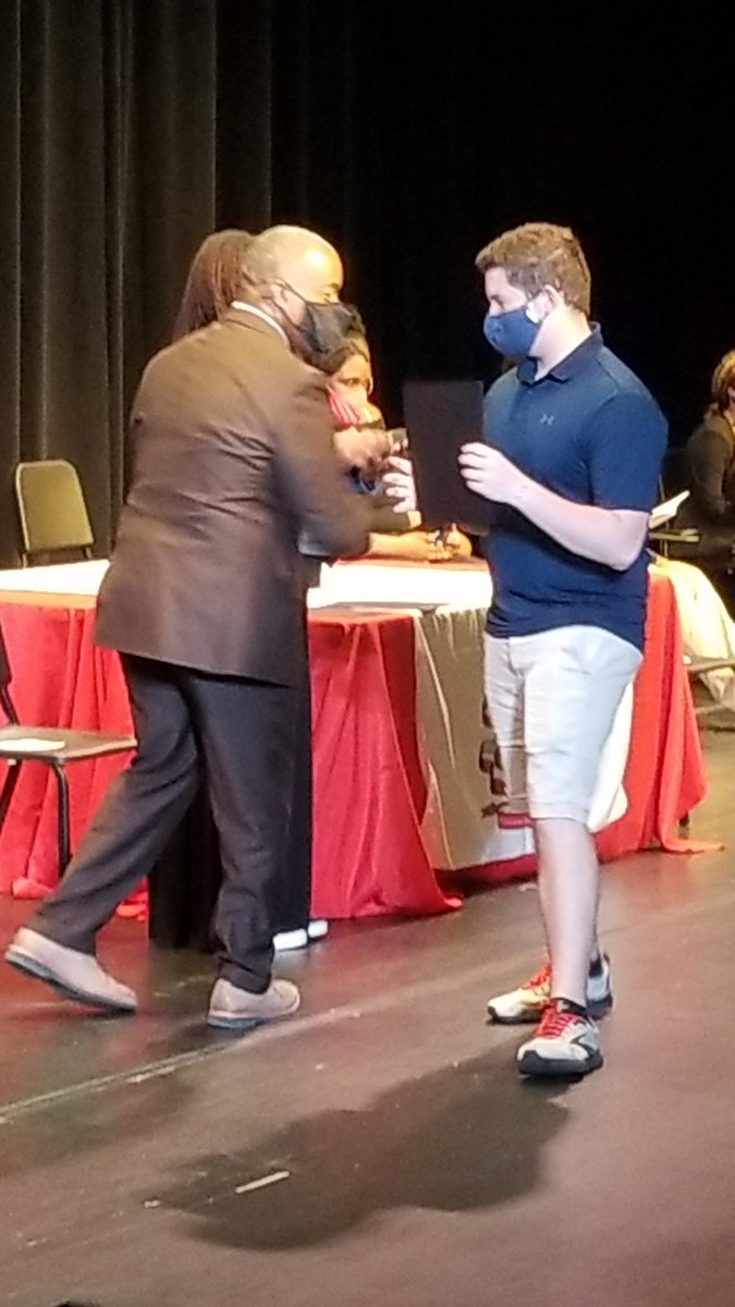 mrskjeter's tweet photo. @WHS_Redhawks 21-22 Student Council Induction this evening. Proud to witness their induction into being student government leaders. Congrats, to our future global leaders. #LearnLeadDesign #RisingStrong @DrPMeadows @RedhawkJackson1 @RichlandTwo @Sabrina_suber https://t.co/YufByFh7dC