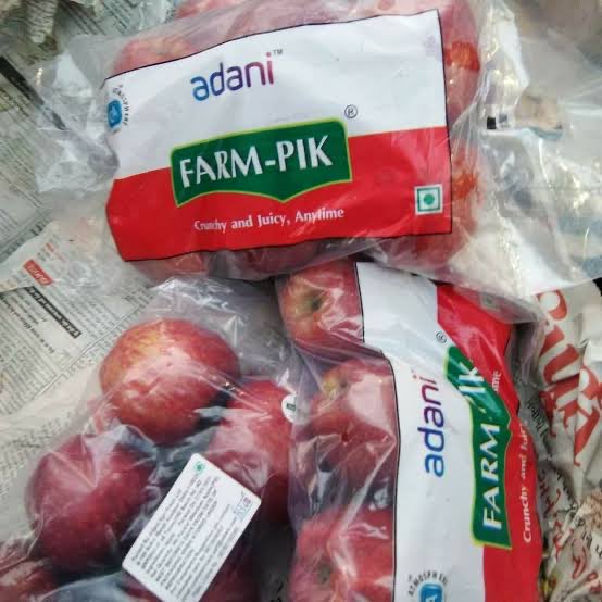 Mehakde35997804's tweet photo. What is happening,,,Himachal farmer can not sell there apple in right rate #AdaniLooting_HimachalFarmers https://t.co/gi5K9vNo4f