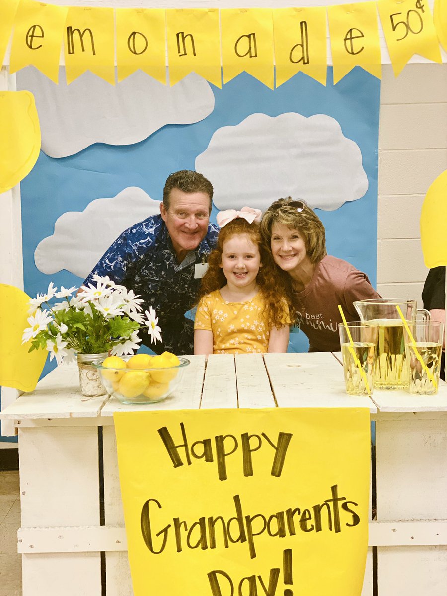 MrsWebster12's tweet photo. Kinslee had some pretty special visitors come eat lunch with her today for Grandparents day! 💛 #taylorshares https://t.co/q3XaK7Rhh1