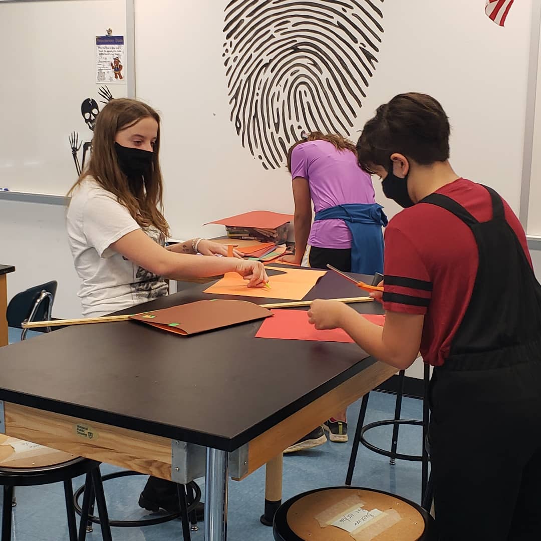 cbuckner1225's tweet photo. We've started work on the Class of 2025 homecoming board. If anyone is interested in helping, we'll be working on it after school all week in room 136! #rangerpride https://t.co/25zCkEejQY