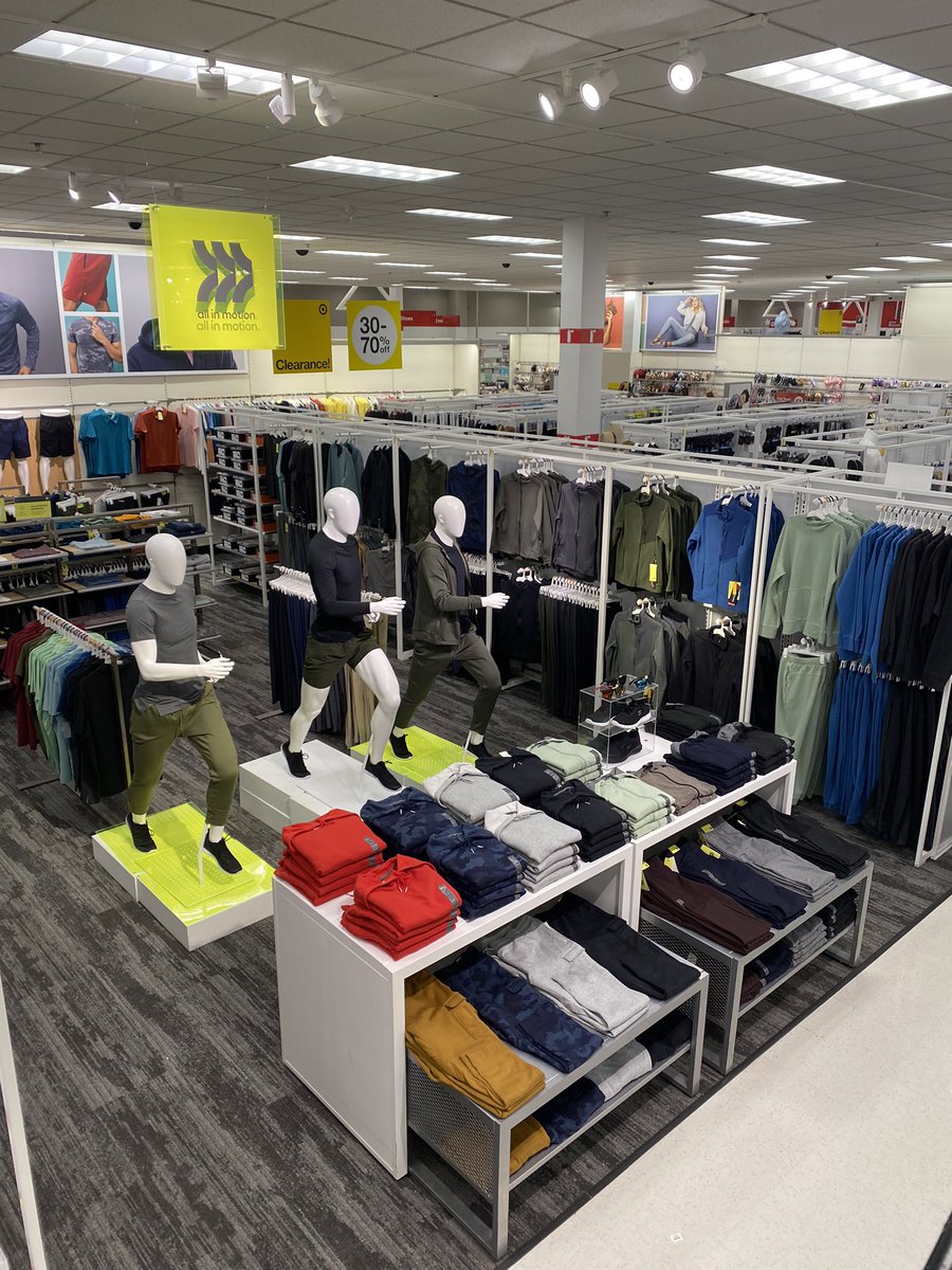 vmrachel's tweet photo. Spent some time remerching in men’s performance to give it a nice comfy refresh! 🏃‍♂️💪🏼#worksomewhereyoulove🎯 https://t.co/7TGSnlVbl0