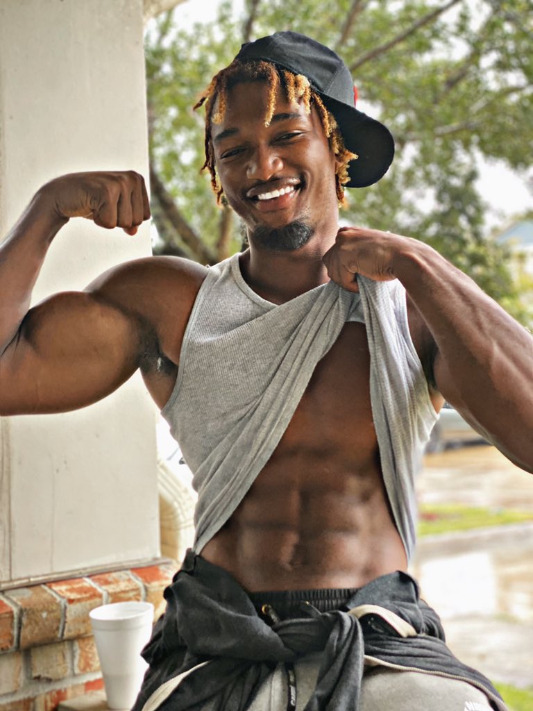 teeflying's tweet image. Drunk 🥴