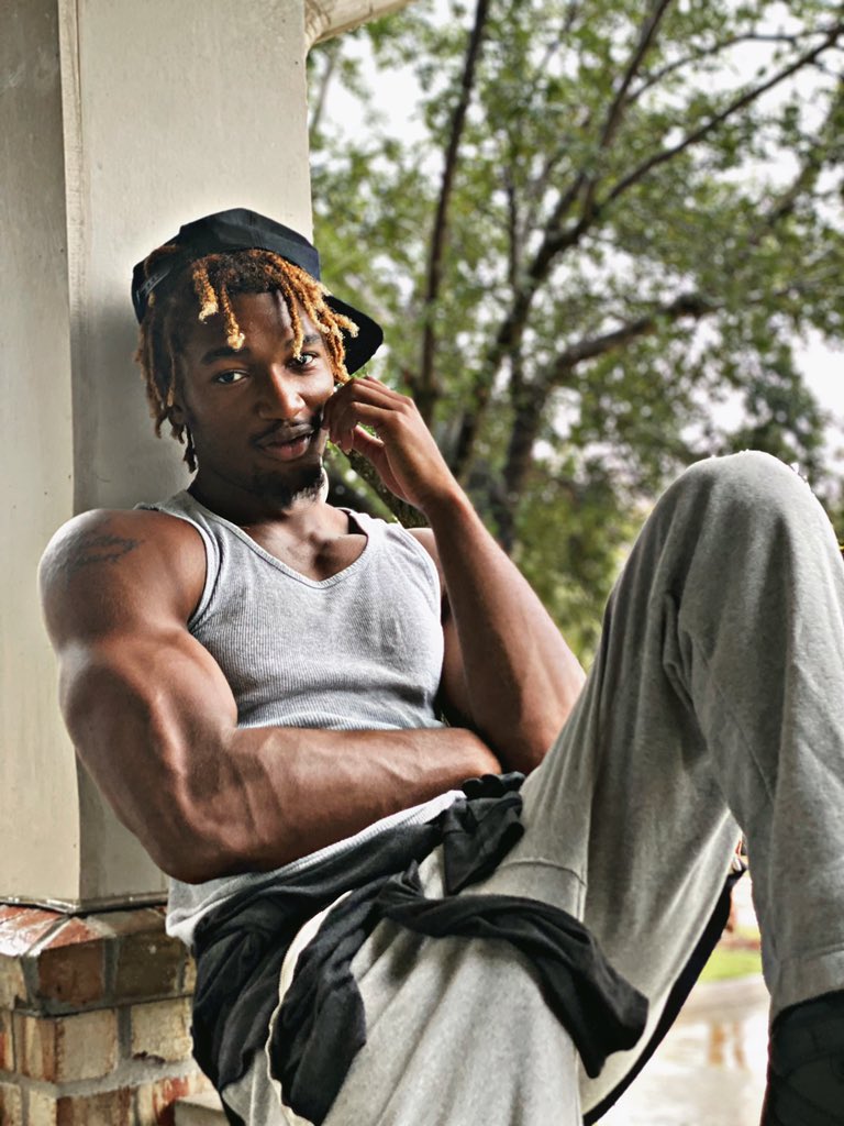 teeflying's tweet image. Drunk 🥴