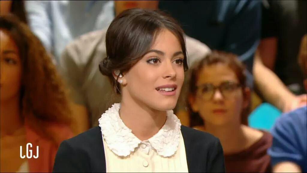 ThrowbacksTini's tweet image. 6 years ago today @TiniStoessel appeared in Le Grand Journal in Paris, France (14th September 2015)