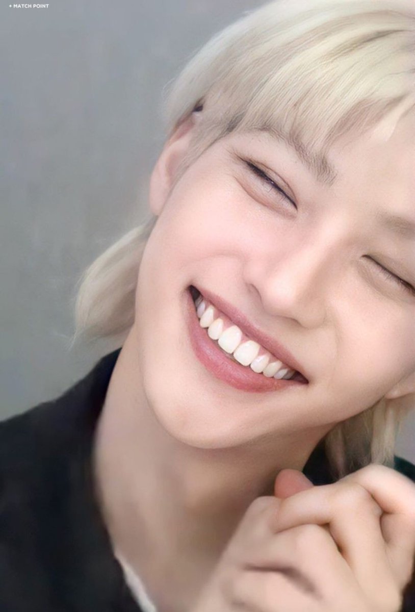 daewhqi's tweet photo. Sigue sonriendo y que tu brillo nunca se apague  <3 ✨

#OurHappinessFelixDay
#구월의_행복이_용복이에게
#HappyFelixDay https://t.co/IAxmNuPKVx