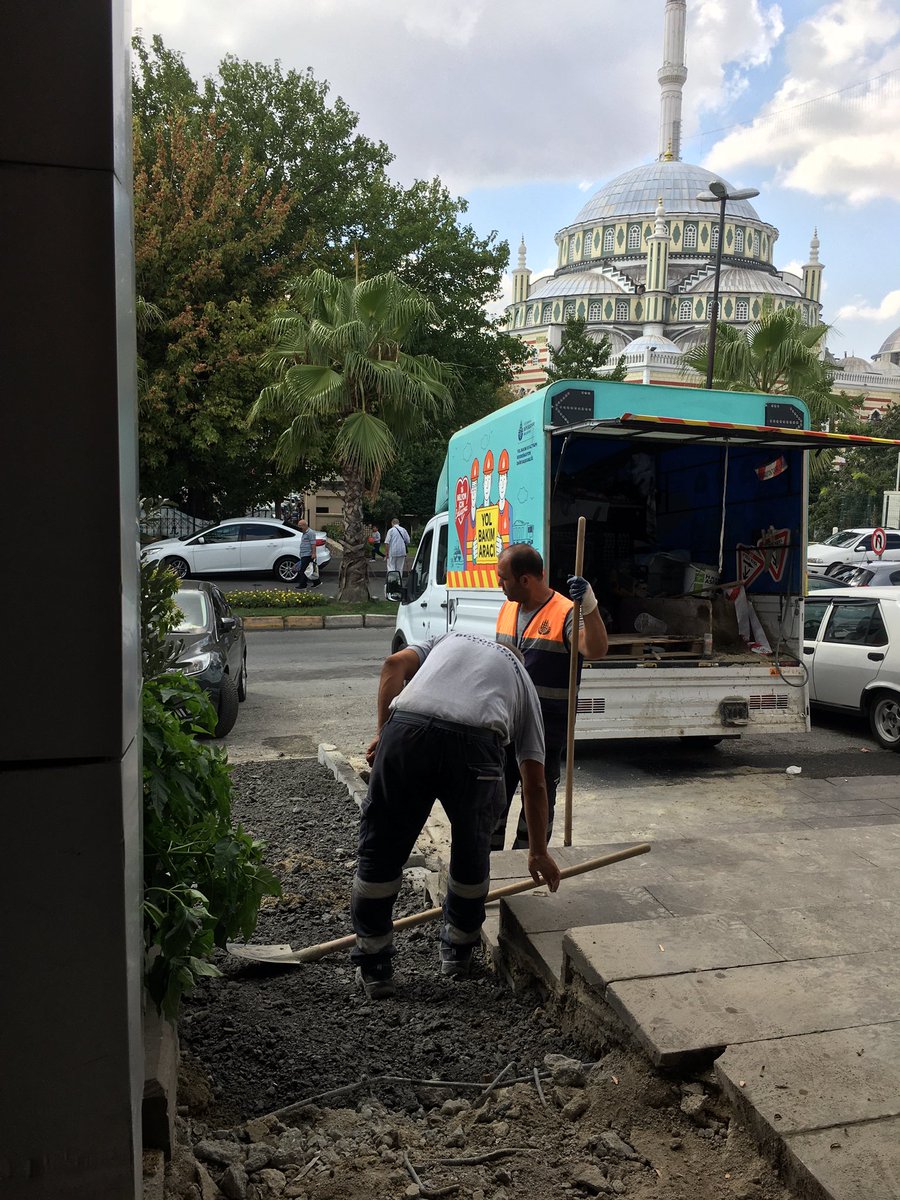 Teşekkürler <a href="/istanbulbld/">İstanbul Büyükşehir Belediyesi</a> başkanlığı. Şirinevler kapalı halk pazarında ki engelli tuvaleti ve mevcut tuvaletlerin, rampa'nın yenilenmesinde emeği geçen herkese ve bunların yapılmasında önayak olan CHP büyükşehir belediye meclis üyesi olan Ali Haydar Kahraman'a teşekkürler.