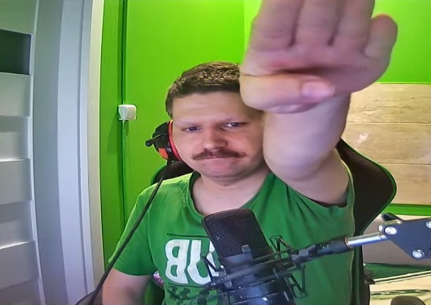 GalibFTP's tweet photo. @RandomBruce czyli dobrze że cie pedały zbanowały https://t.co/mi9ZY1j0aY