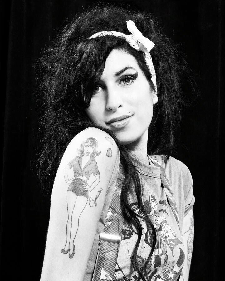 ¡Feliz cumpleaños Amy Winehouse! Hoy hubiera cumplido 38 años de edad una de las cantantes más exitosas de la historia #Amy #AmyWinehouse #AmyForever #HappyBirthdayAmyWinehouse